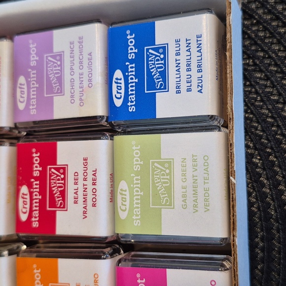 STAMPIN' UP! Bold Brights Stampin' Spots Ink Pads, Boxed Set Of 12 - Picture 7 of 11